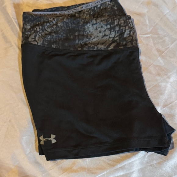 Under Armour Pants - Under Armour Black Shorts with Gray Snakeskin Waistband